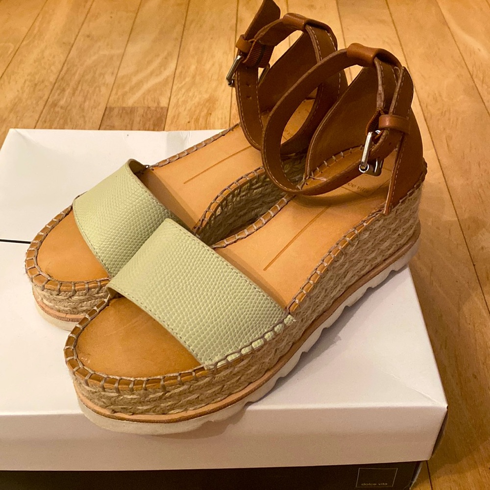 Dolce Vita Larita Platform. Size 7.